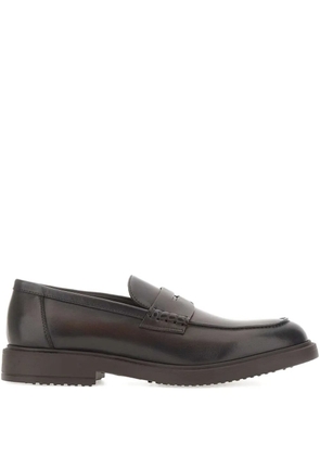 Doucal's carved-vamp stitching loafers - Brown