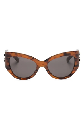 Balenciaga Eyewear logo-plaque cat-eye sunglasses - Brown