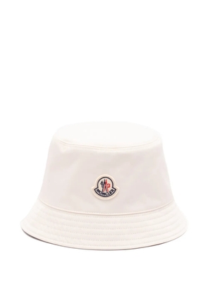 Moncler logo-patch bucket hat - Neutrals