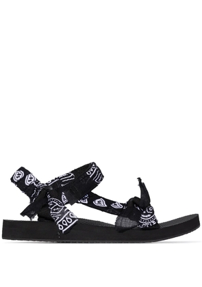 Arizona Love Trekky bandana-print sandals - Black