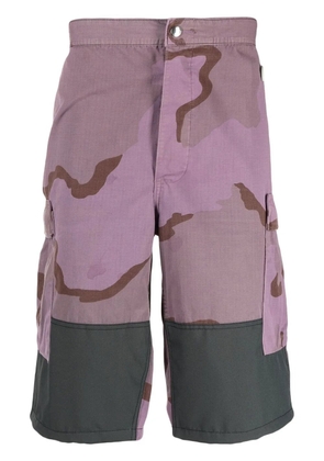OAMC camouflage-pattern cargo shorts - Purple
