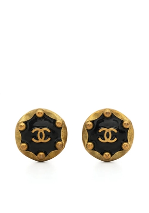 CHANEL Pre-Owned 1994 CC button clip-on earrings - Black