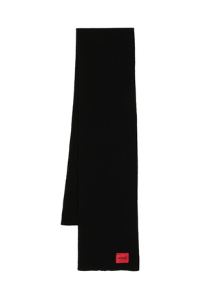 HUGO logo-patch knitted scarf - Black