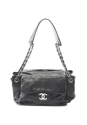 CHANEL Pre-Owned 2005 Matelassé shoulder bag - Black