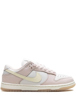 Nike Dunk Low 'Light Soft Pink' sneakers