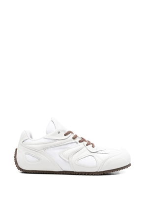 Axel Arigato paneled-detail lace-up fastening sneakers - White