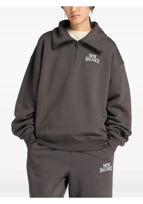 New Balance Trackside embroidered half zip sweatshirt - Grey