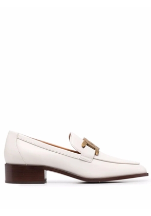 Tod's logo-plaque leather loafers - Neutrals