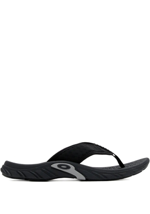 Oakley logo-detail flip-flops - Black