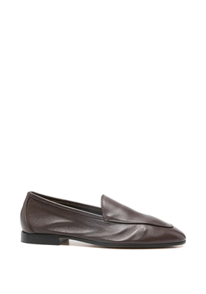 Doucal's almond-toe flat loafers - Brown