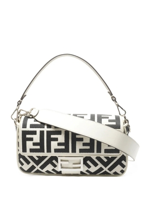 Fendi Pre-Owned Baguette jacquard shoulder bag - White