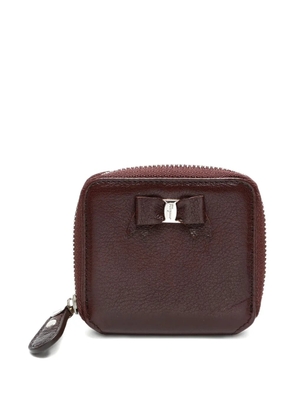 Ferragamo Pre-Owned 2000s Vara bow zip coin purse - Brown