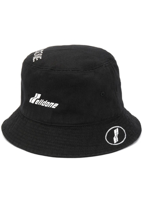 We11done logo-print bucket hat - Black