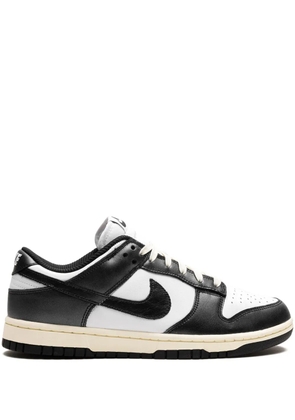 Nike Dunk Low Vintage 'Panda' sneakers - White