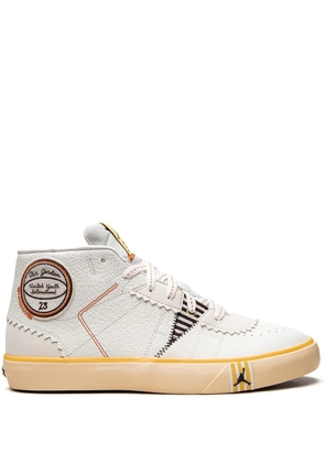 Jordan x Maison Chateau Rouge Series Mid sneakers - White