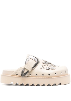 Toga Pulla eyelet-metal mules - Neutrals