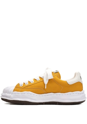 Maison MIHARA YASUHIRO Blakey pleated-toe low-top sneakers - Yellow