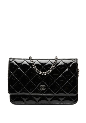 CHANEL Pre-Owned 2016-2017 CC Quilted Patent Wallet On Chain crossbody bag - Black