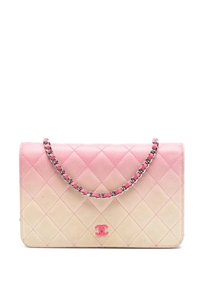 CHANEL Pre-Owned 2015-2016 Ombre Lambskin Degrade Wallet On Chain crossbody bag - Yellow