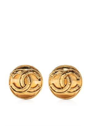 CHANEL Pre-Owned 1994 CC round clip-on earrings - Gold