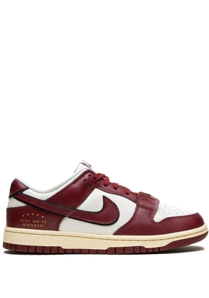 Nike Dunk Low 'Just Do it - Team Red' sneakers