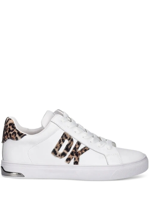 DKNY logo-patch sneakers - White