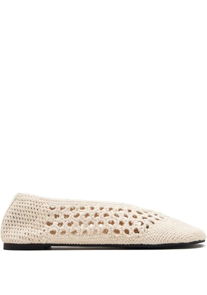 Stella McCartney crochet-knit ballet shoes - Neutrals