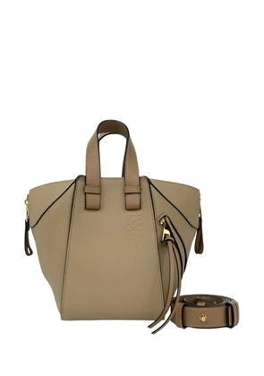 Loewe Pre-Owned 2010-2026 Small Leather Hammock satchel - Brown