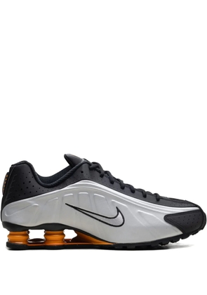 Nike Shox R4 'Black/Vast Grey/Bright Mandarin/Metallic Silver' sneakers