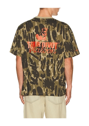 Malbon Golf Tour Divot Bermuda Tee in Green. Size L. Also in M, S, XL/1X.