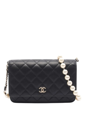 CHANEL Pre-Owned 2021-2026 CC Quilted Lambskin Pearl Wallet on Chain crossbody bag - Black