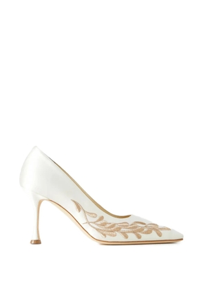 Manolo Blahnik Rabata embroidered pointed-toe pumps - White