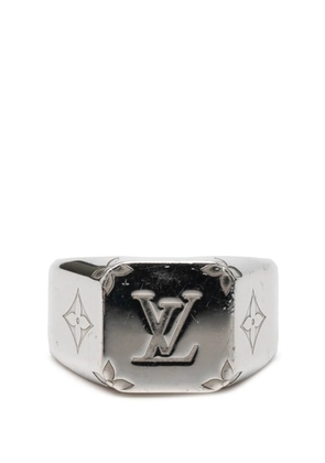 Louis Vuitton Pre-Owned 2023 Silver Plated Monogram Signet Ring L costume ring