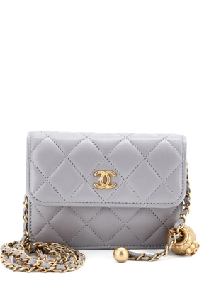 CHANEL Pre-Owned Pearl Crush Flap Clutch with Chain Quilted Lambskin Mini crossbody bag - Grey