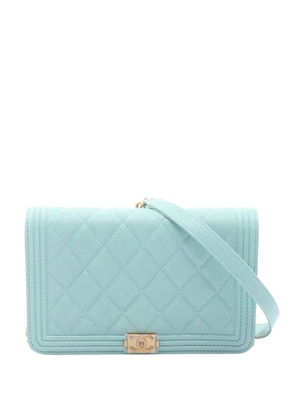 CHANEL Pre-Owned 2019 Quilted Caviar Boy Wallet on Chain crossbody bag - Blue