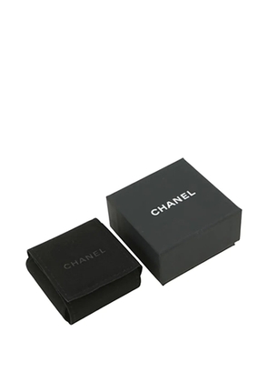 CHANEL Pre-Owned 2025 Silver Plated Rhinestone Heart Stud Earrings costume earrings