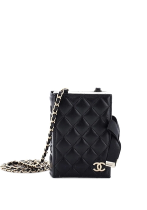 CHANEL Pre-Owned CC Book Card Holder with Chain Quilted Lambskin crossbody bag - Black