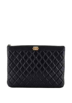 CHANEL Pre-Owned Boy O Case Quilted Lambskin Medium clutch bag - Black