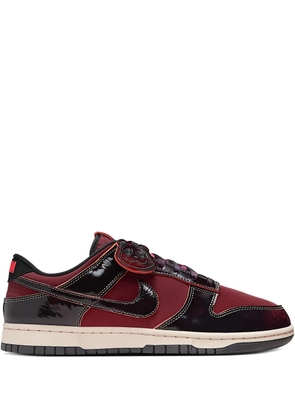 Nike Dunk Low SE 'Red Panda' sneakers