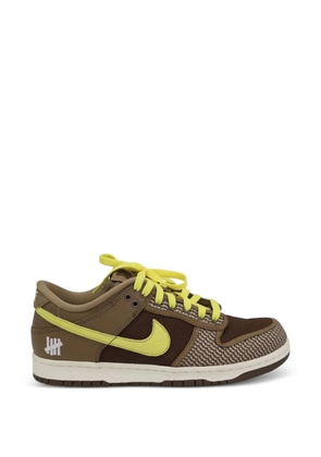 Nike Vintage x Undefeated Dunk SP sneakers - Brown
