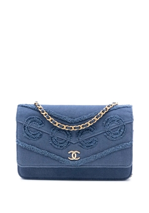 CHANEL Pre-Owned 2019 Denim Fringe Coco Wallet On Chain crossbody bag - Blue