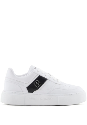 Armani Exchange logo-plaque sneakers - White
