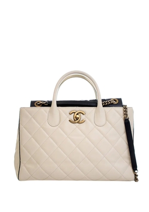 CHANEL Pre-Owned 2012-2013 CC Quilted Calfskin Portobello Tote satchel - White