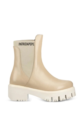 Patrizia Pepe logo-print ankle boots - Neutrals