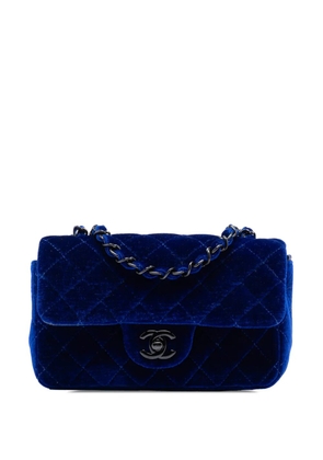CHANEL Pre-Owned 2014-2015 Mini Rectangular Classic Velvet Single Flap crossbody bag - Blue