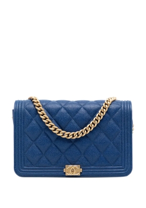 CHANEL Pre-Owned 2019 Quilted Caviar Boy Wallet on Chain crossbody bag - Blue