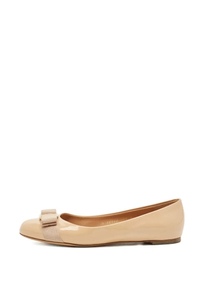 Ferragamo Pre-Owned Varina bow ballet flats - Neutrals