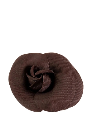 CHANEL Pre-Owned 1970-1980 Nylon Camellia Brooch costume brooch - Brown
