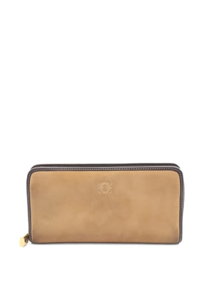 Loewe Pre-Owned zip-up wallet - Neutrals