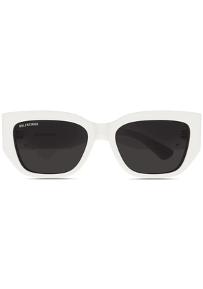 Balenciaga Eyewear logo-plaque sunglasses - White